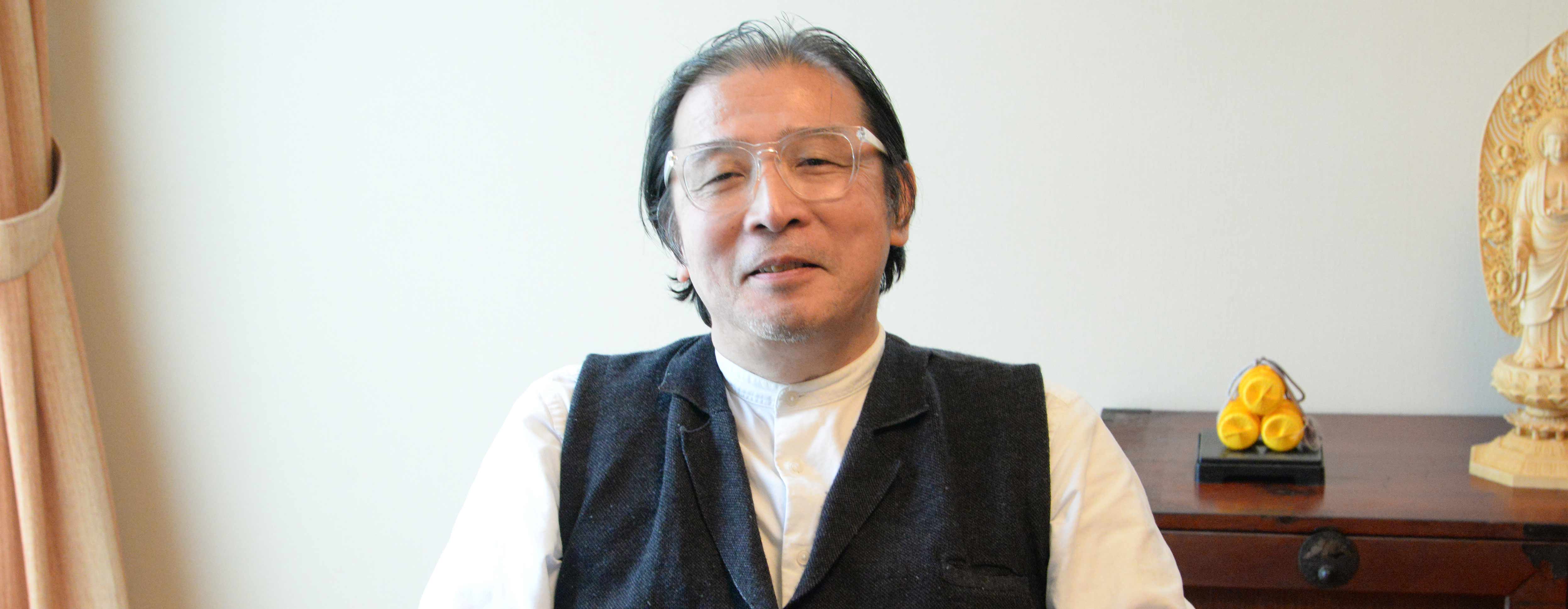 伸ばした両手に巻き付けた、母の毛糸玉 メイン画像